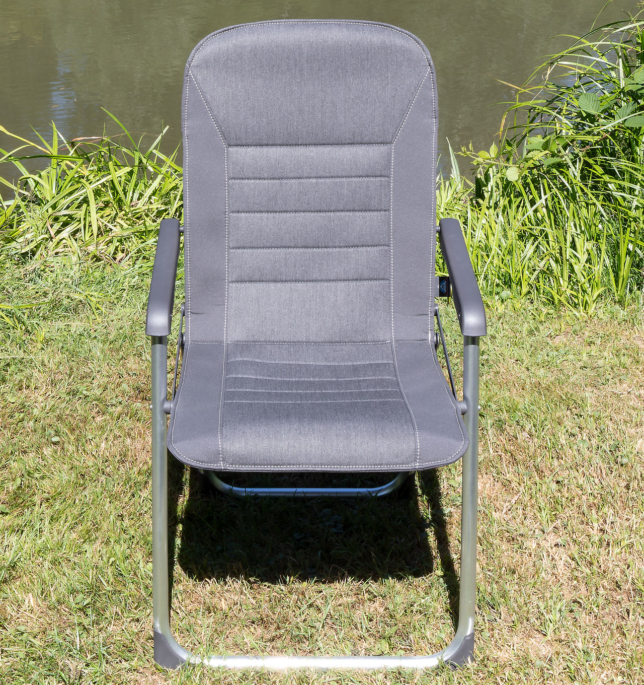 Polsterbezug für VW T7 California Campingstuhl, Design: "Mèlange Raven".