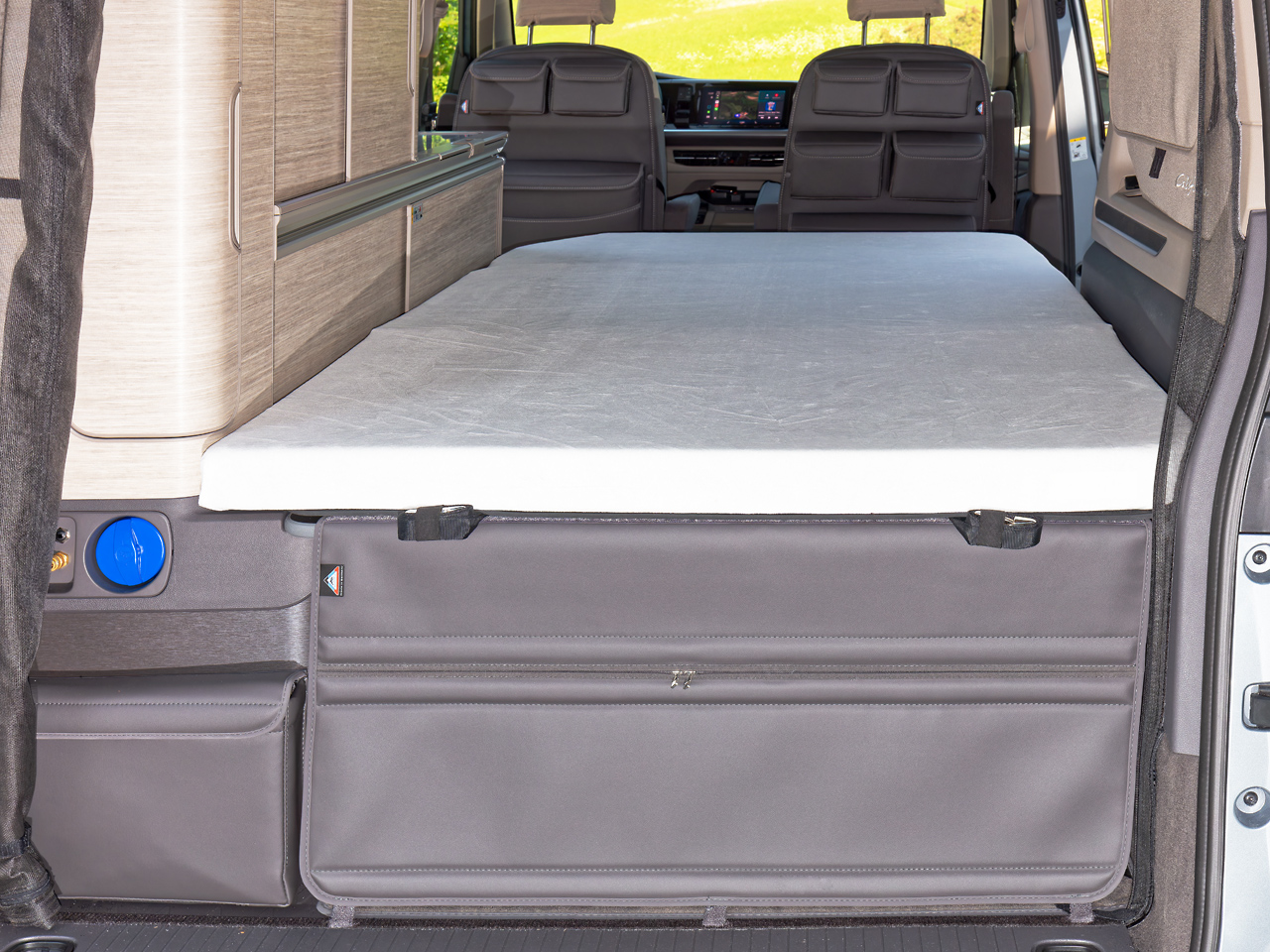 iXTEND Spannbettlaken für Original-Faltbett VW T7 California Ocean / Coast, Single-Jersey, Weiß.